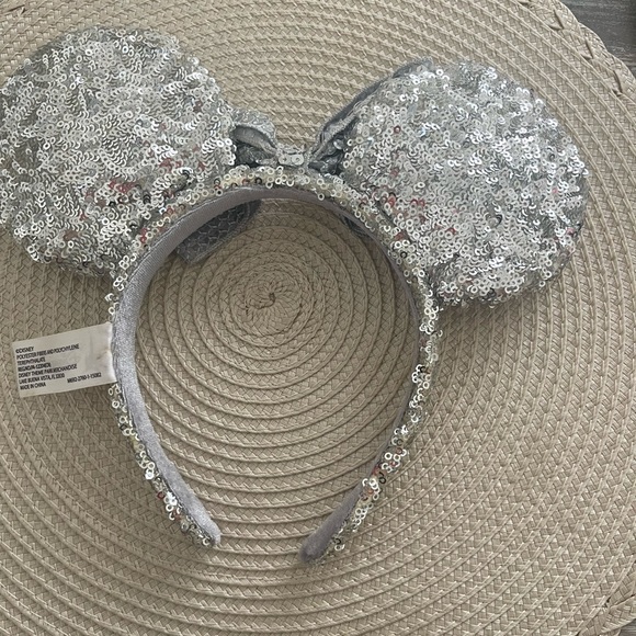 Disney Parks Exclusive Silver Sequin Minnie Mouse Ears - Picture 4 of 5